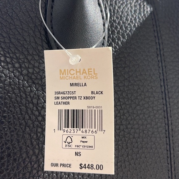 MICHAEL KORS
Mirella Small Pebbled Leather Crossbody Bag
COLOR BLACK COMBO
NWT - Picture 13 of 13